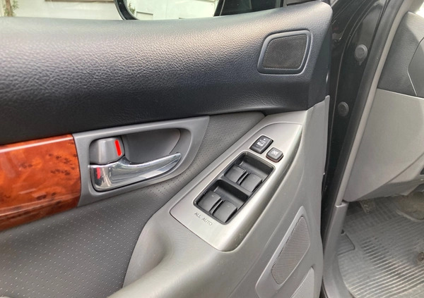 Toyota Land Cruiser cena 102090 przebieg: 320000, rok produkcji 2006 z Łódź małe 497